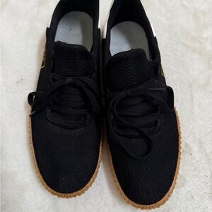 Mens Stanuut Black Sneakers with Gum Sole